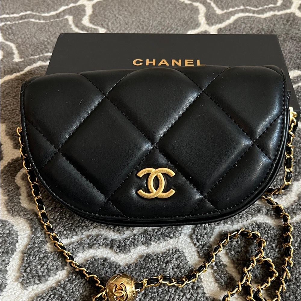 NIB CHANEL MAKEUP LINE Black Quilted VEGAN Leather Crossbody - Picture 2 of 11